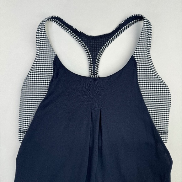 1030 lululemon Practice Freely Tank - Size 6 - Blue Gingham (Inkwell) - Picture 3 of 16